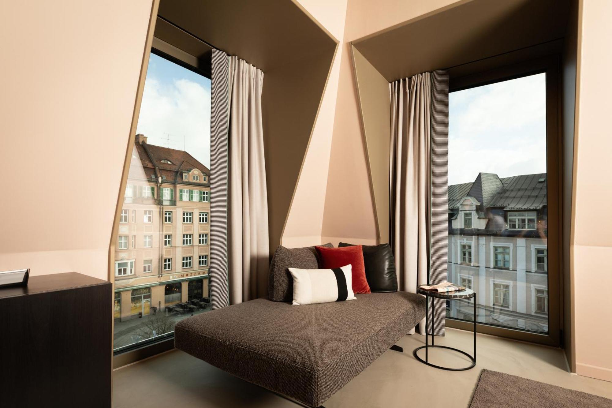 Hotel Miano & Bar 3*